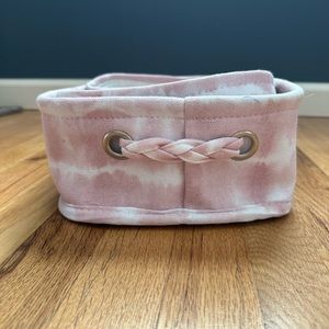 3 piece set of storage bins.